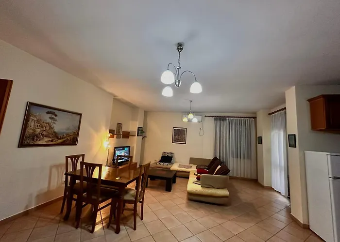 Guest Grand House Ubytování v soukromí Tirana