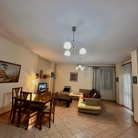 Guest Grand House 民宿 地拉那